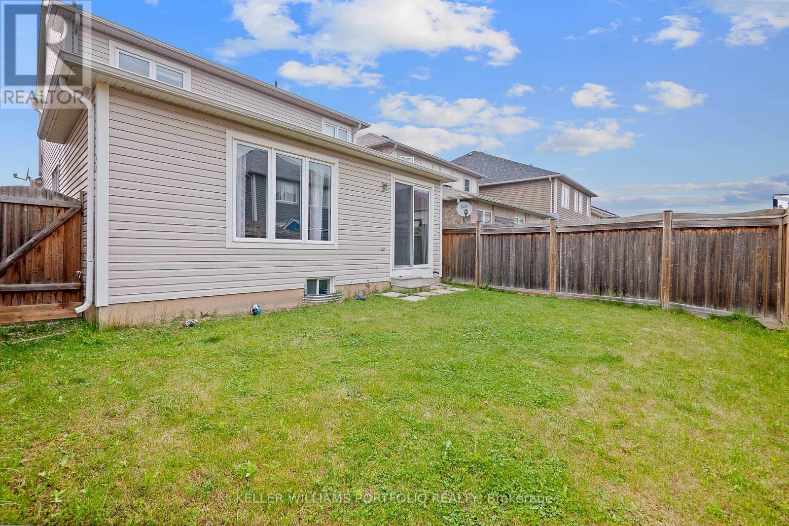 Photo 25 of 406 Grenke Place, Milton ON