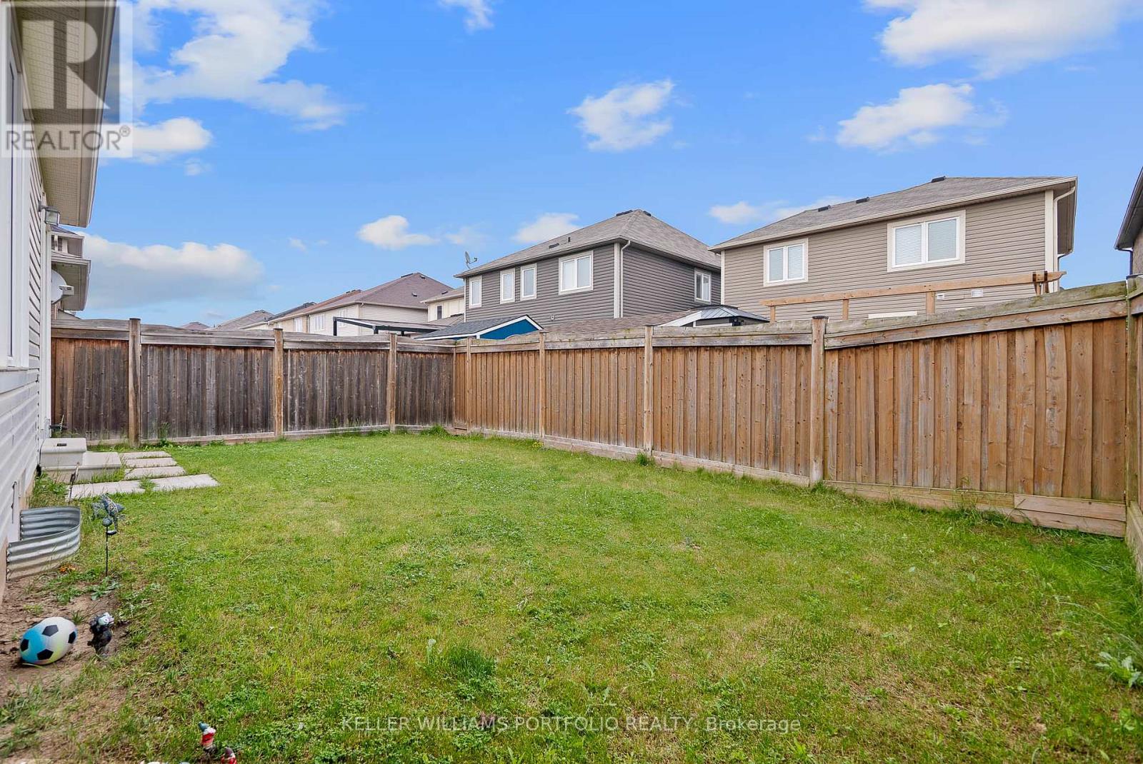 Photo 35 of 406 Grenke Place, Milton ON