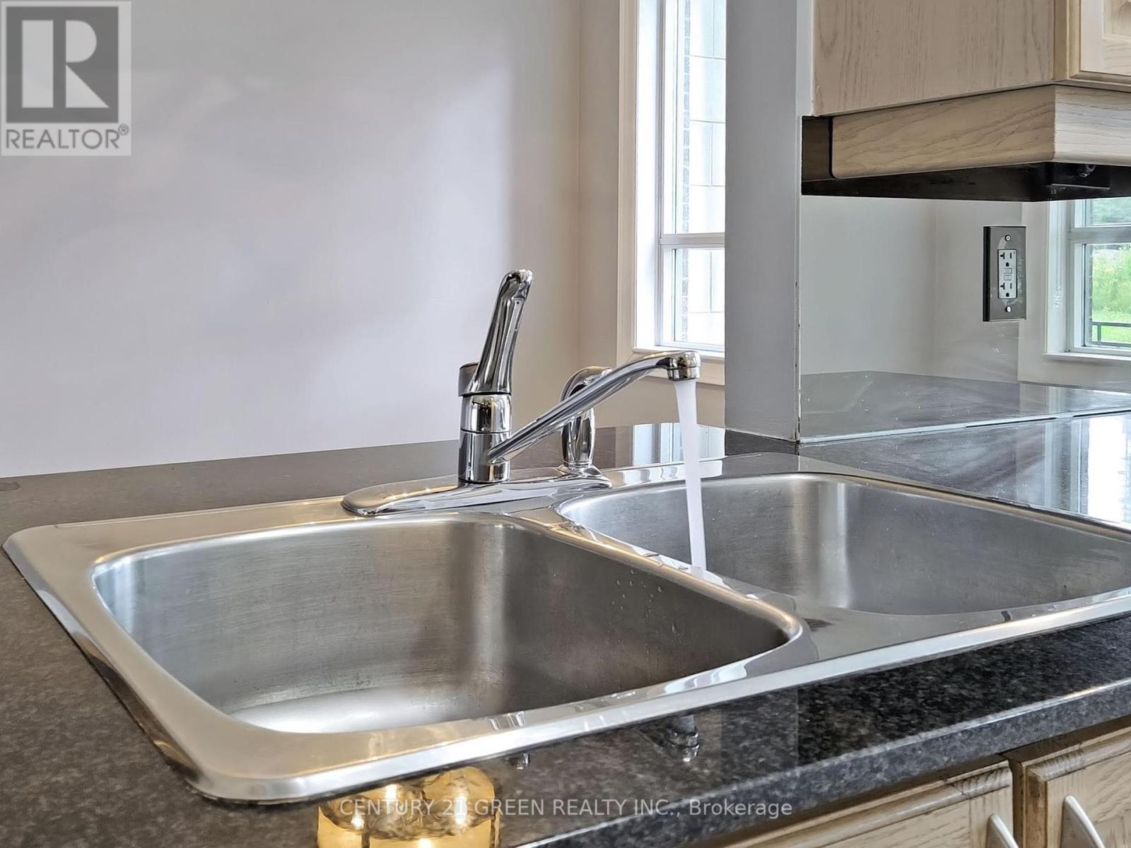 Photo 28 of 105 388 Prince Of Wales Drive, Mississauga ON