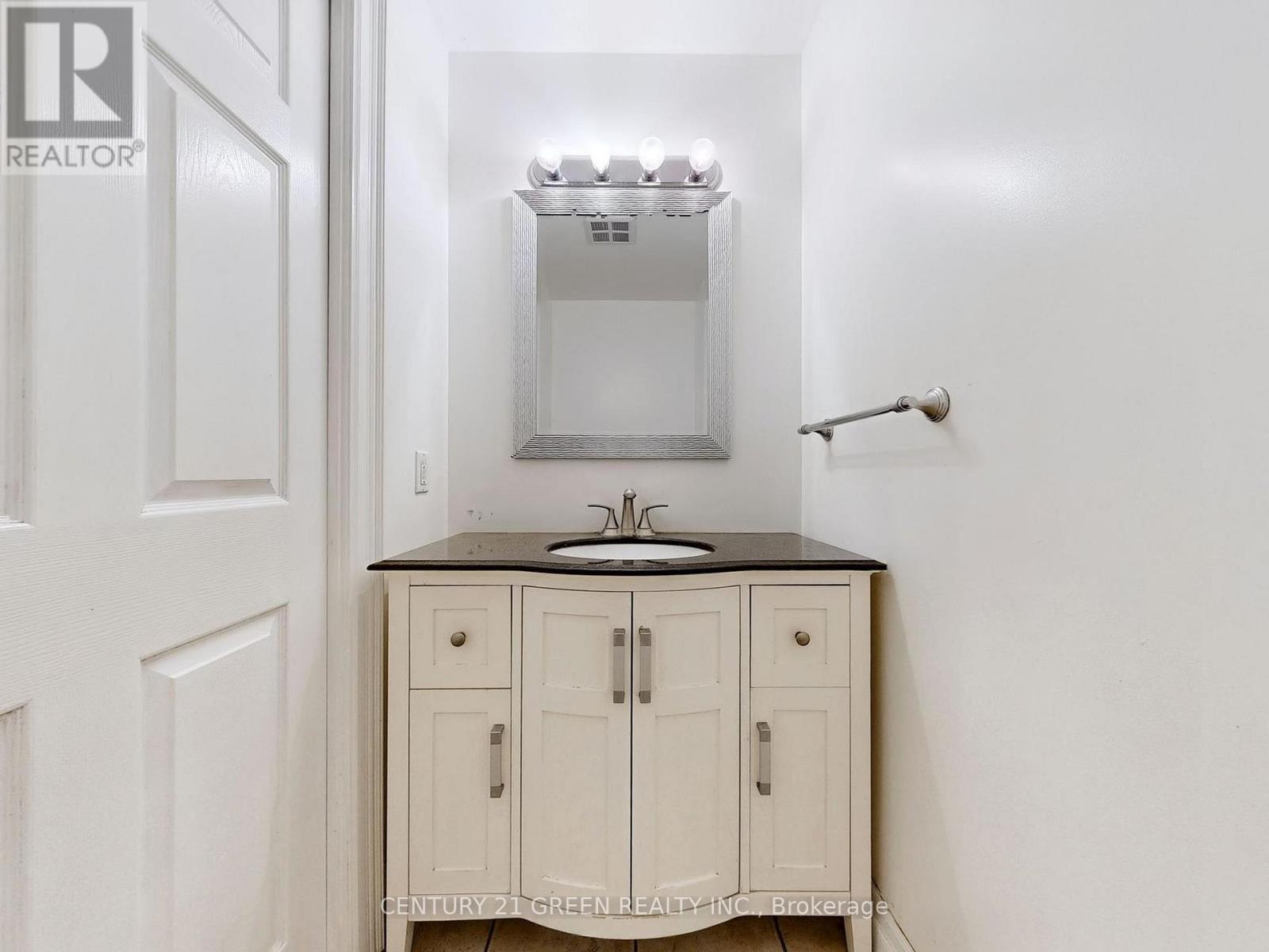 Photo 7 of 105 388 Prince Of Wales Drive, Mississauga ON