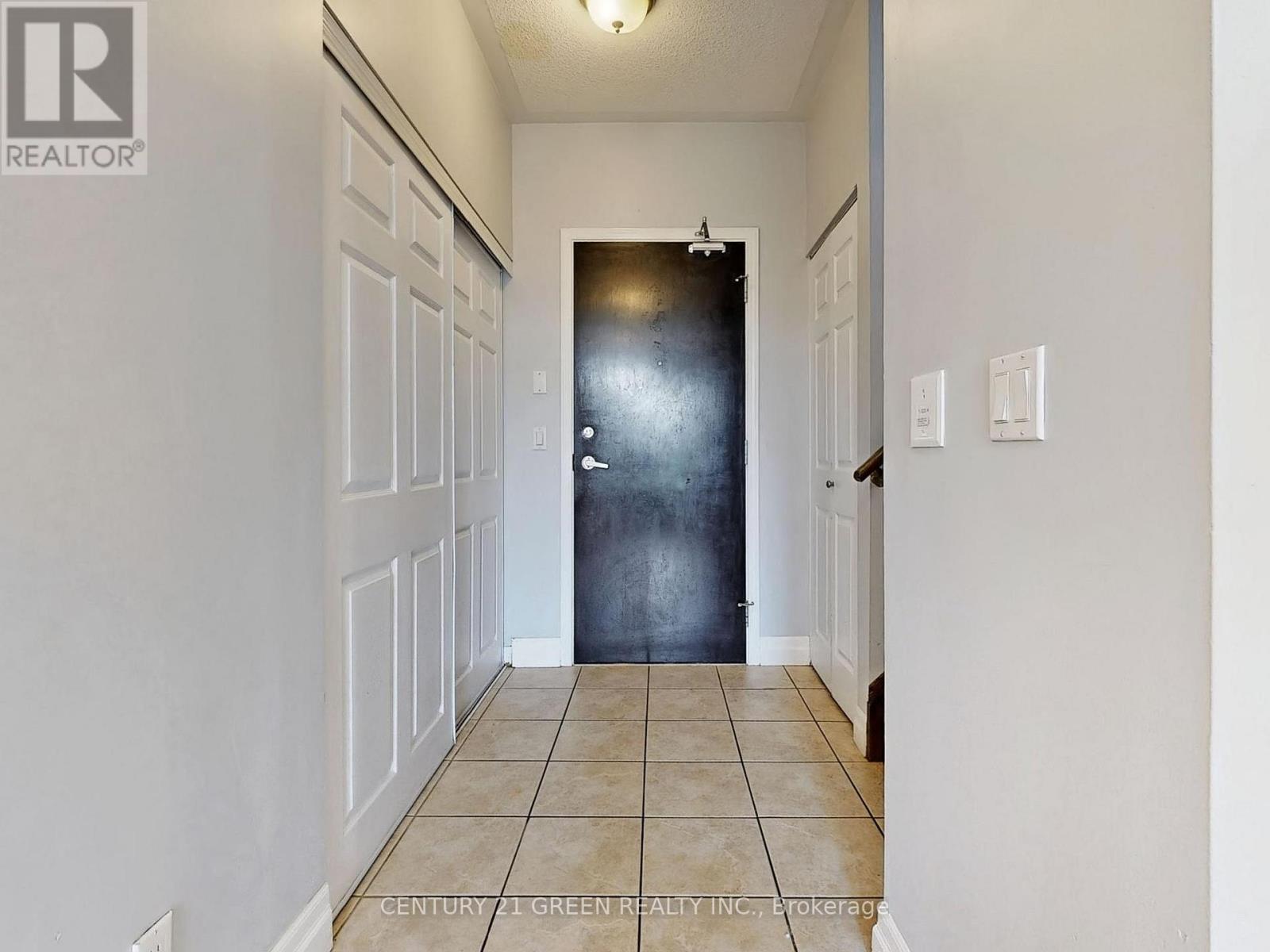 Photo 13 of 105 388 Prince Of Wales Drive, Mississauga ON
