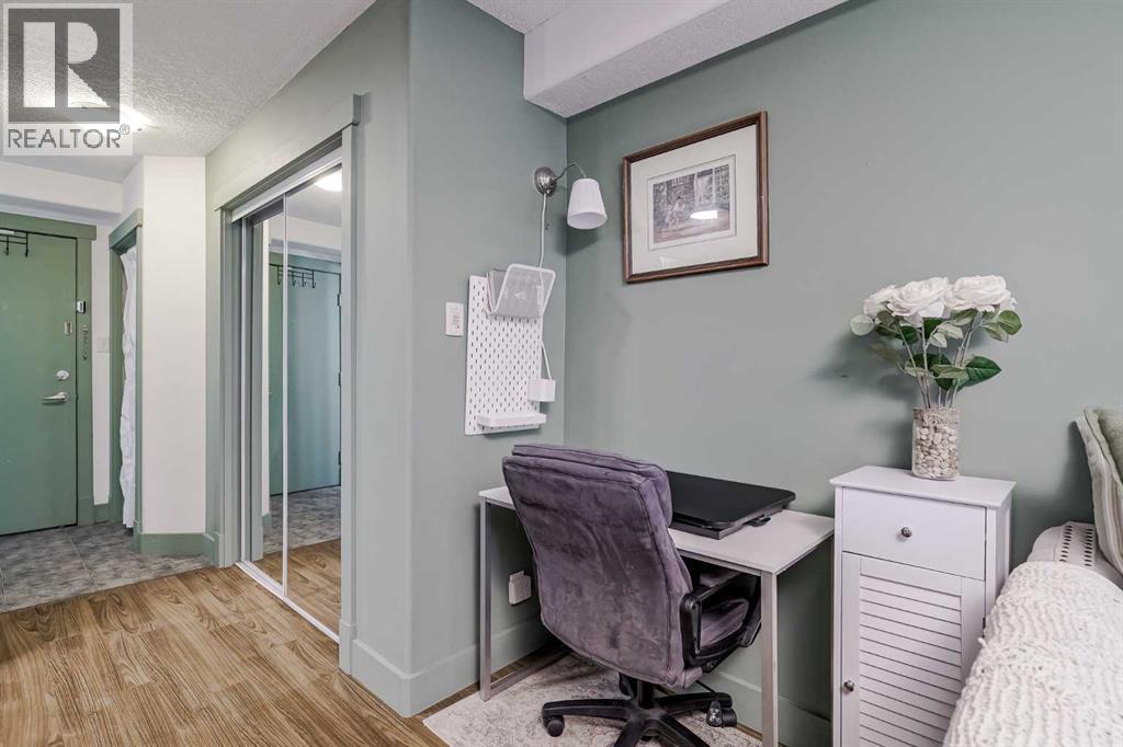 Single Family House Loft for Sale in    Avenue NE Crescent Heights Calgary 