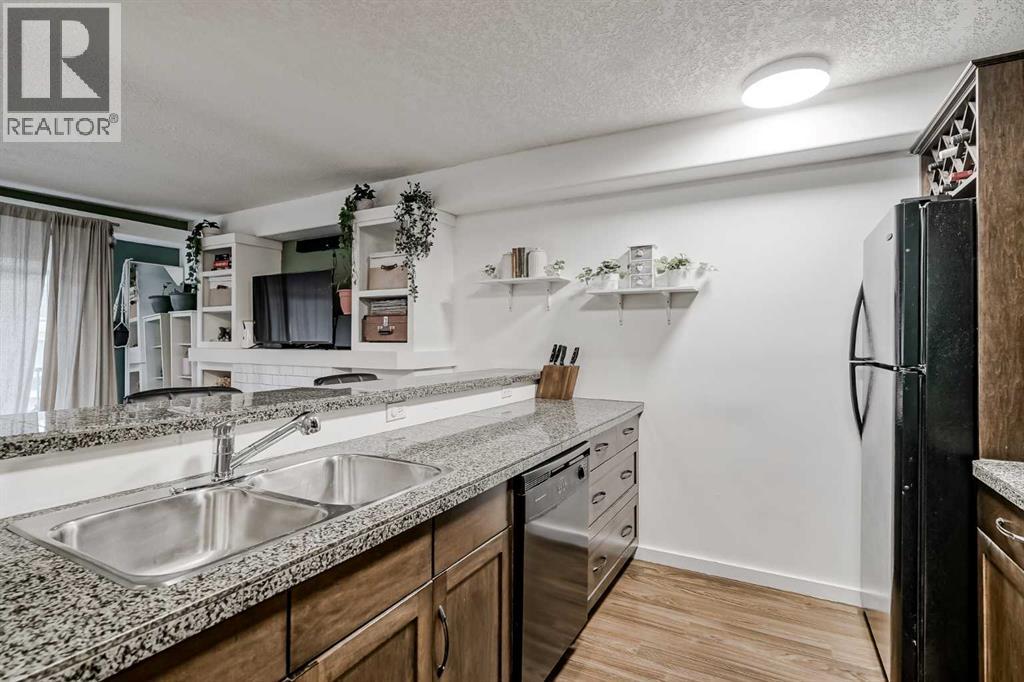 Single Family House Loft for Sale in    Avenue NE Crescent Heights Calgary 