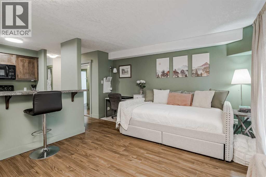 Single Family House Loft for Sale in    Avenue NE Crescent Heights Calgary 