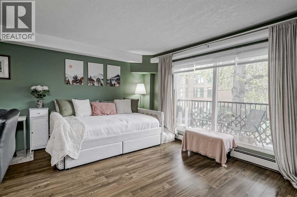 Single Family House Loft for Sale in    Avenue NE Crescent Heights Calgary 