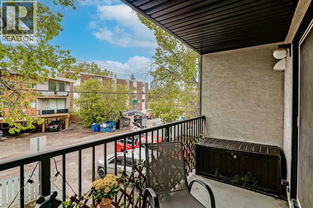 Single Family House Loft for Sale in    Avenue NE Crescent Heights Calgary 