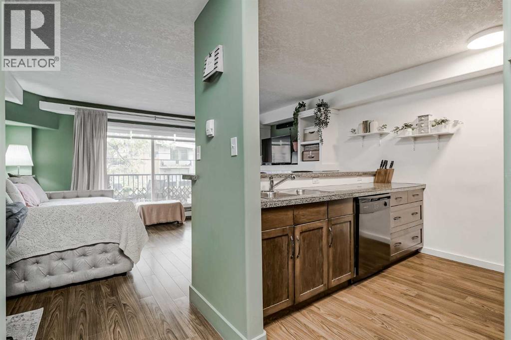 Single Family House Loft for Sale in    Avenue NE Crescent Heights Calgary 