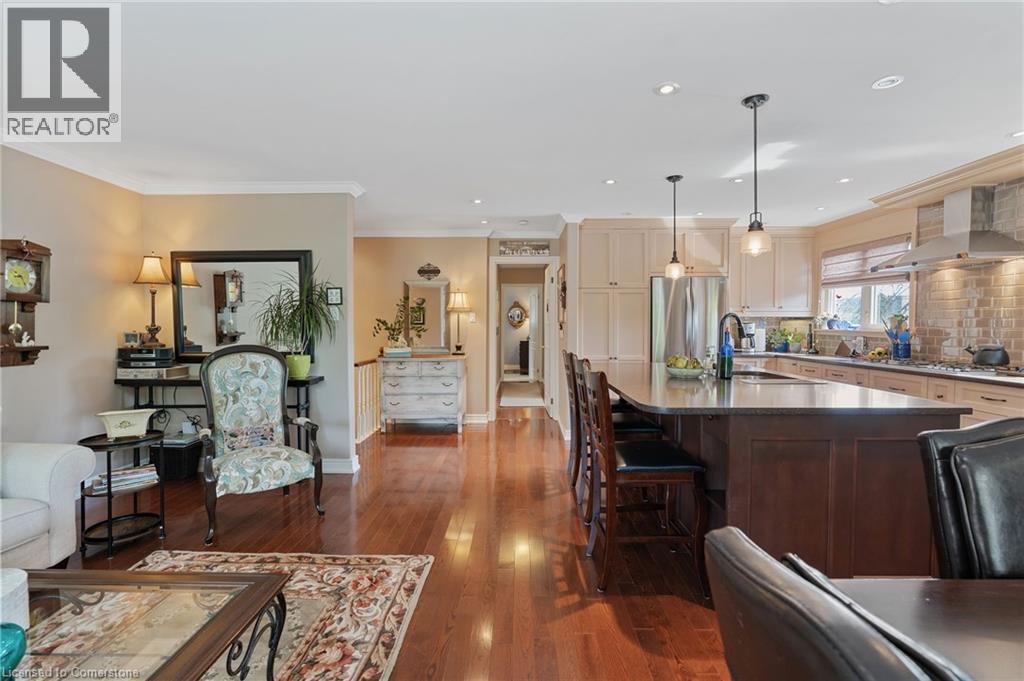 Photo 18 of 1383 Christina Court, Burlington ON