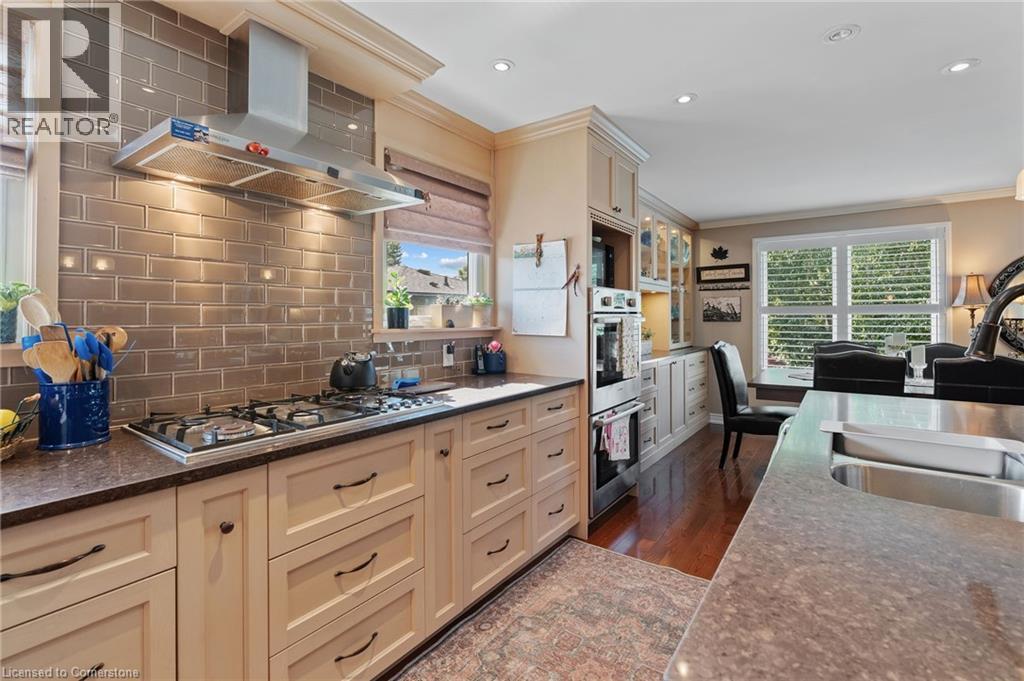 Photo 15 of 1383 Christina Court, Burlington ON