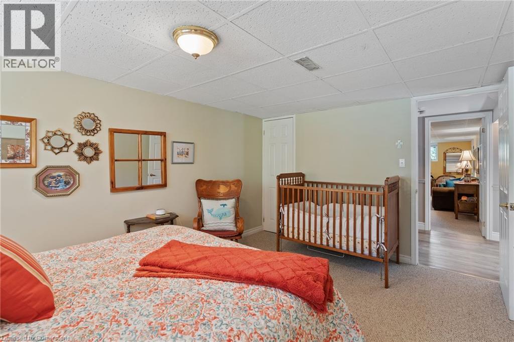 Photo 33 of 1383 Christina Court, Burlington ON
