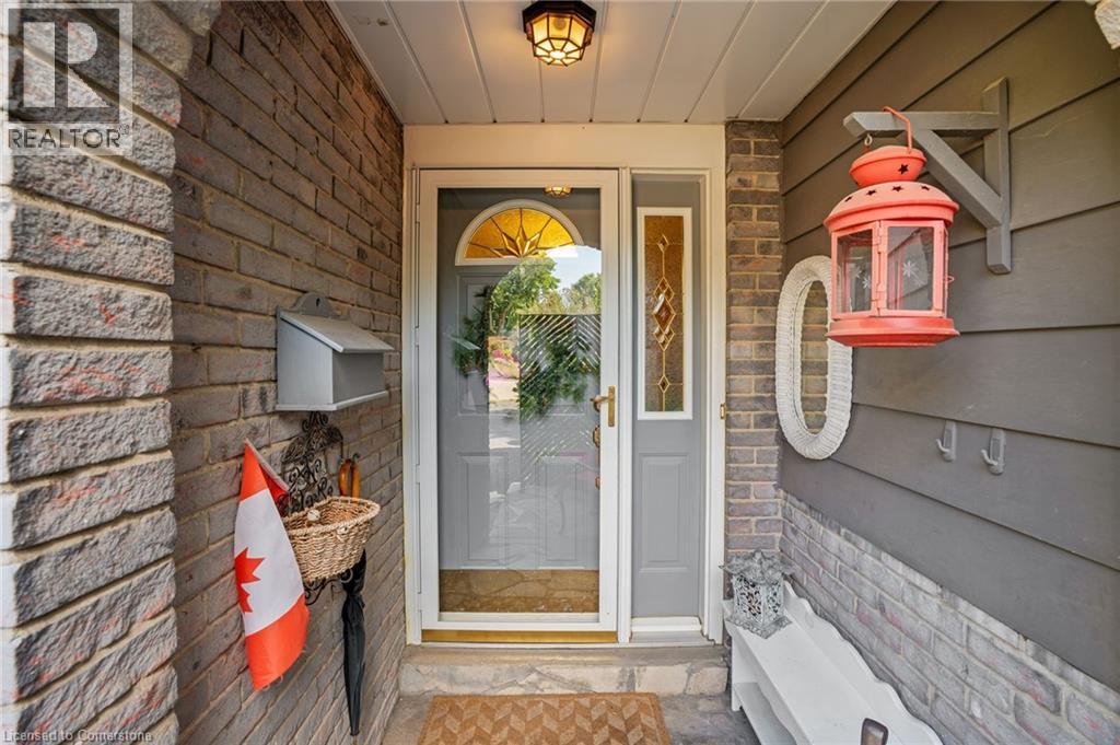 Photo 6 of 1383 Christina Court, Burlington ON