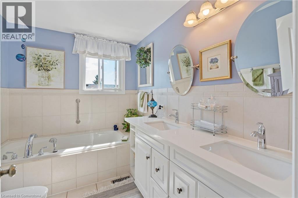 Photo 19 of 1383 Christina Court, Burlington ON