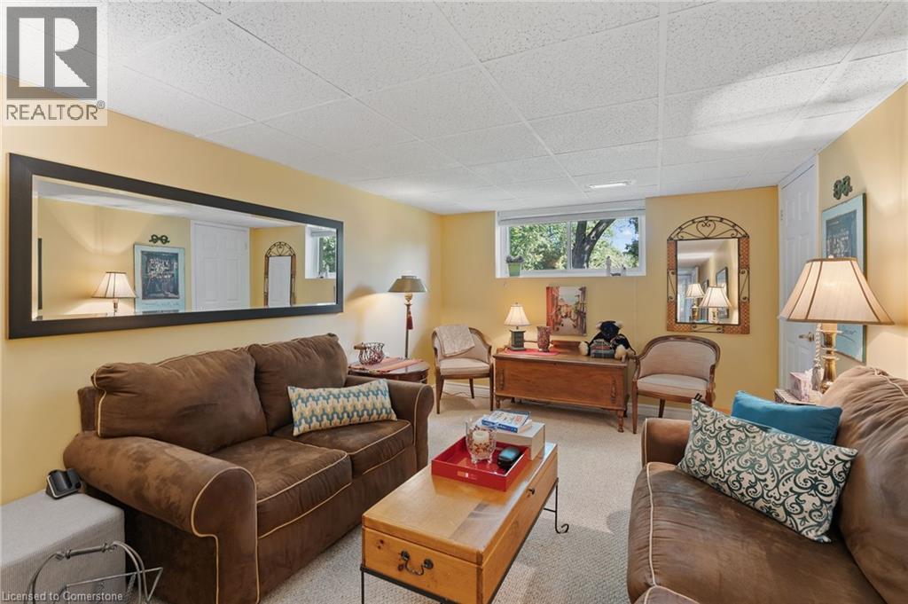 Photo 28 of 1383 Christina Court, Burlington ON
