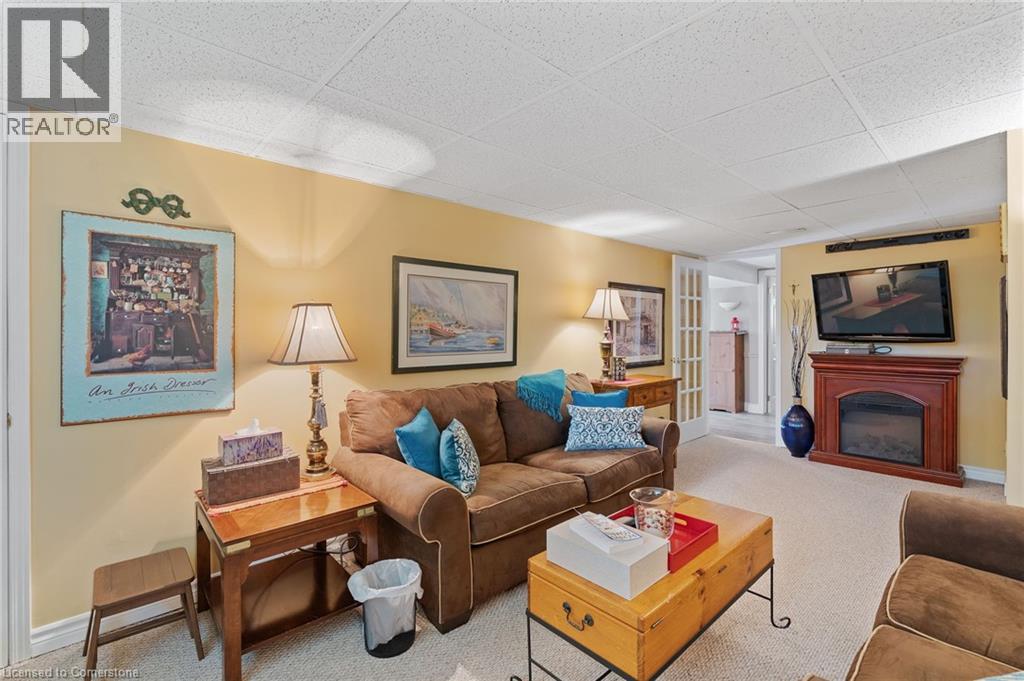 Photo 29 of 1383 Christina Court, Burlington ON