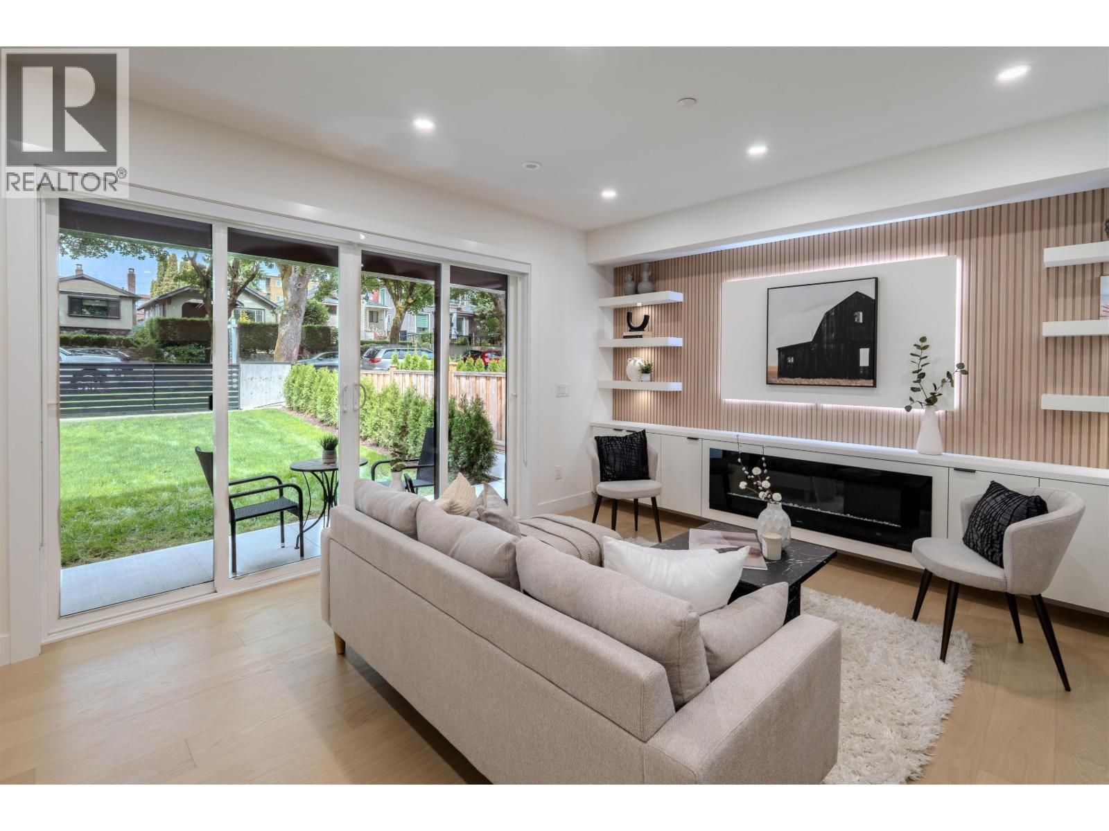 Photo 9 of 1 3576 E Pender Street, Vancouver BC