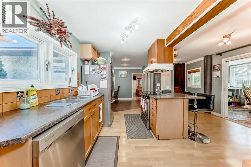 Single Family House 4 Level for Sale in  Bow Crescent NW Bowness Calgary 