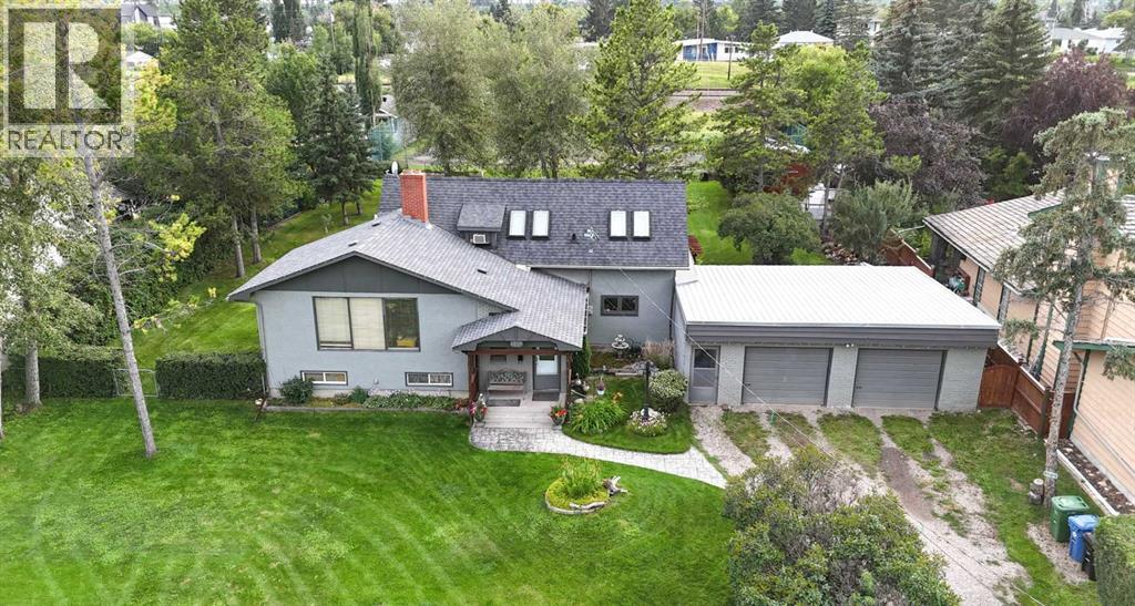 Single Family House 4 Level for Sale in  Bow Crescent NW Bowness Calgary 