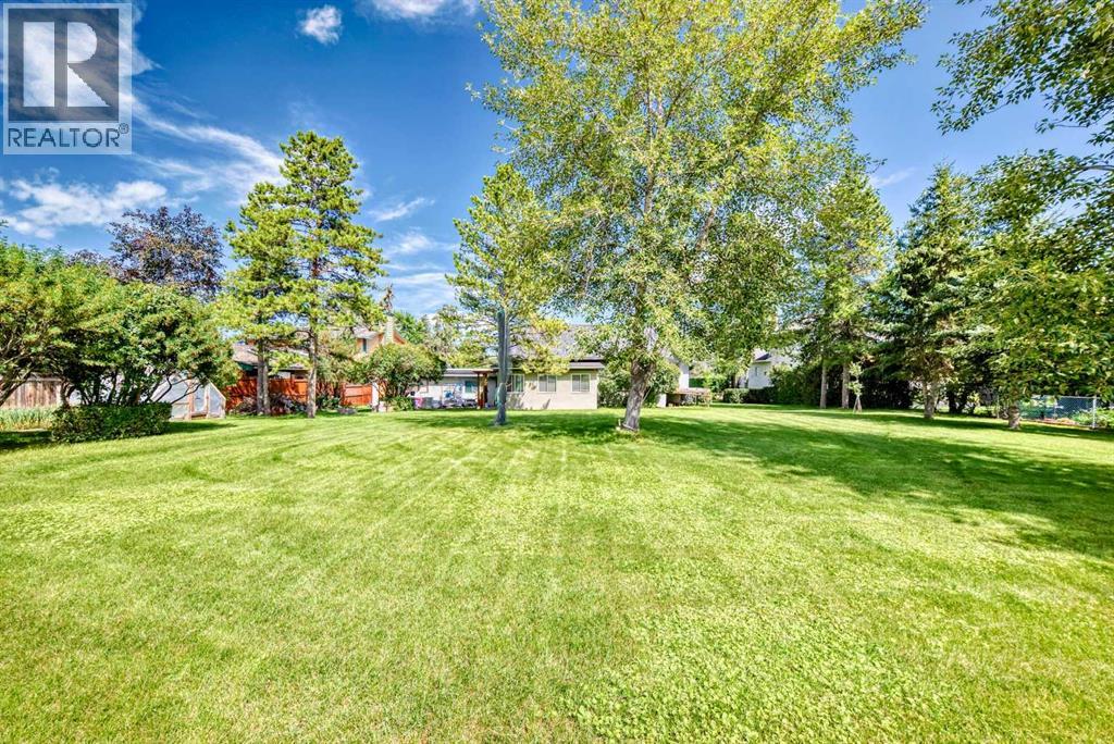 Single Family House 4 Level for Sale in  Bow Crescent NW Bowness Calgary 