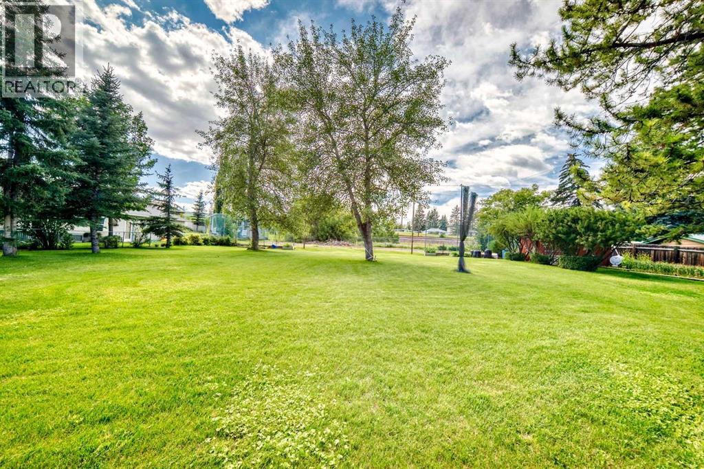 Single Family House 4 Level for Sale in  Bow Crescent NW Bowness Calgary 