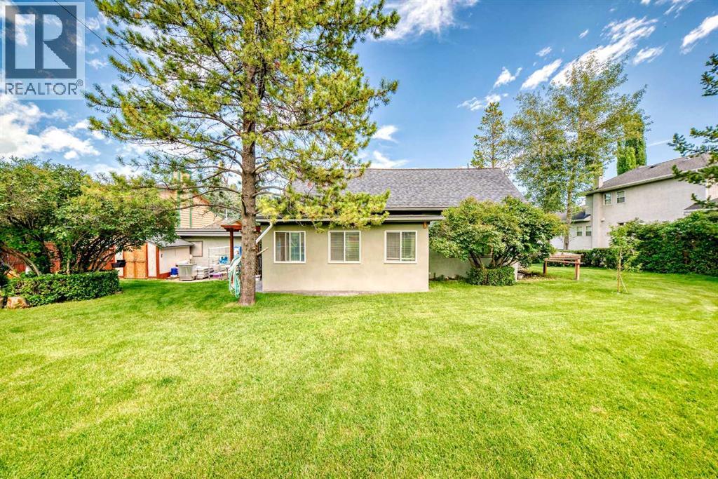 Single Family House 4 Level for Sale in  Bow Crescent NW Bowness Calgary 