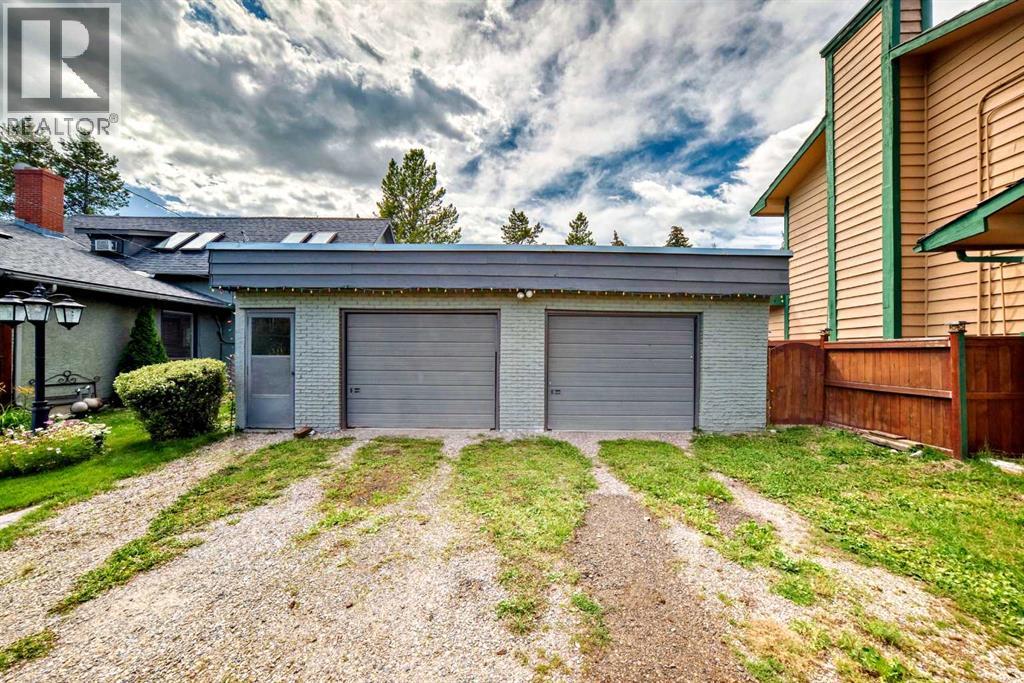 Single Family House 4 Level for Sale in  Bow Crescent NW Bowness Calgary 