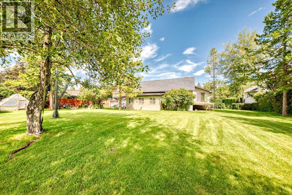 Single Family House 4 Level for Sale in  Bow Crescent NW Bowness Calgary 