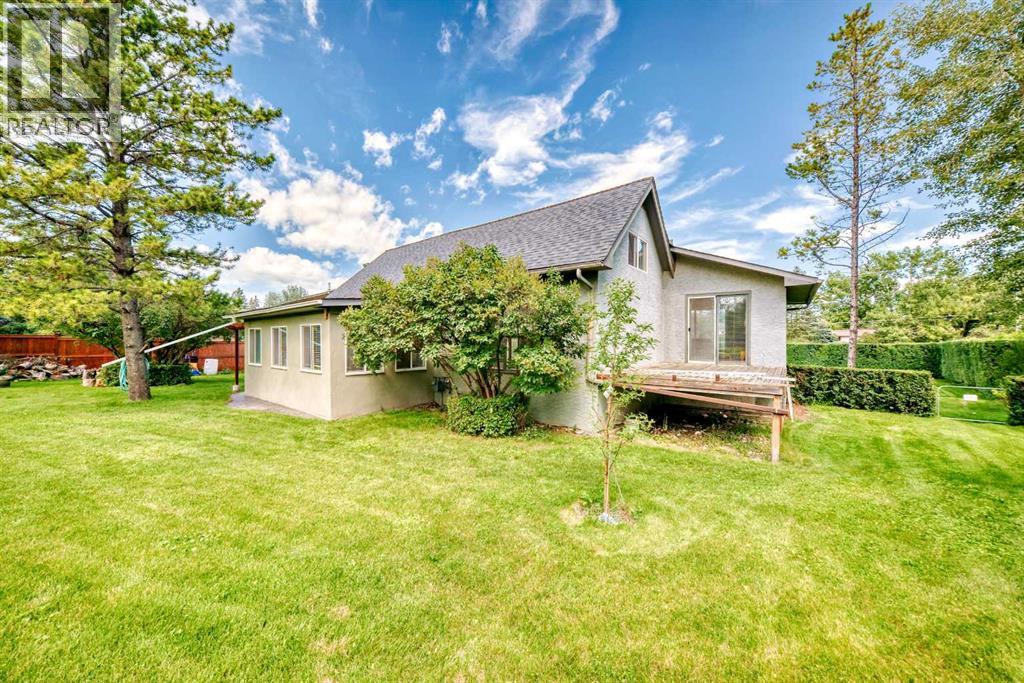 Single Family House 4 Level for Sale in  Bow Crescent NW Bowness Calgary 
