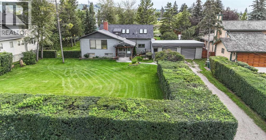 Single Family House 4 Level for Sale in  Bow Crescent NW Bowness Calgary 