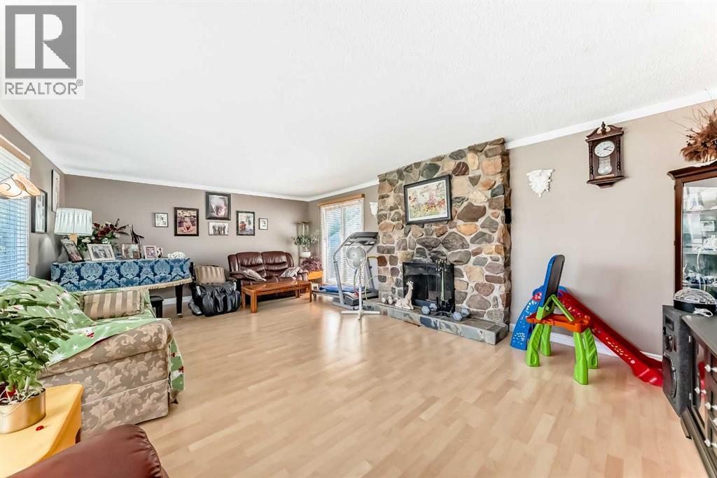 Single Family House 4 Level for Sale in  Bow Crescent NW Bowness Calgary 