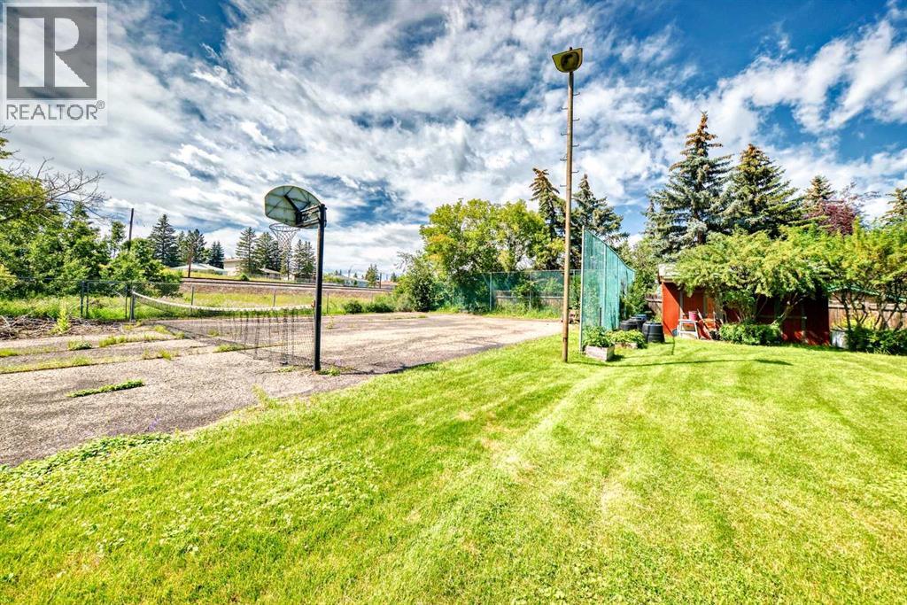 Single Family House 4 Level for Sale in  Bow Crescent NW Bowness Calgary 