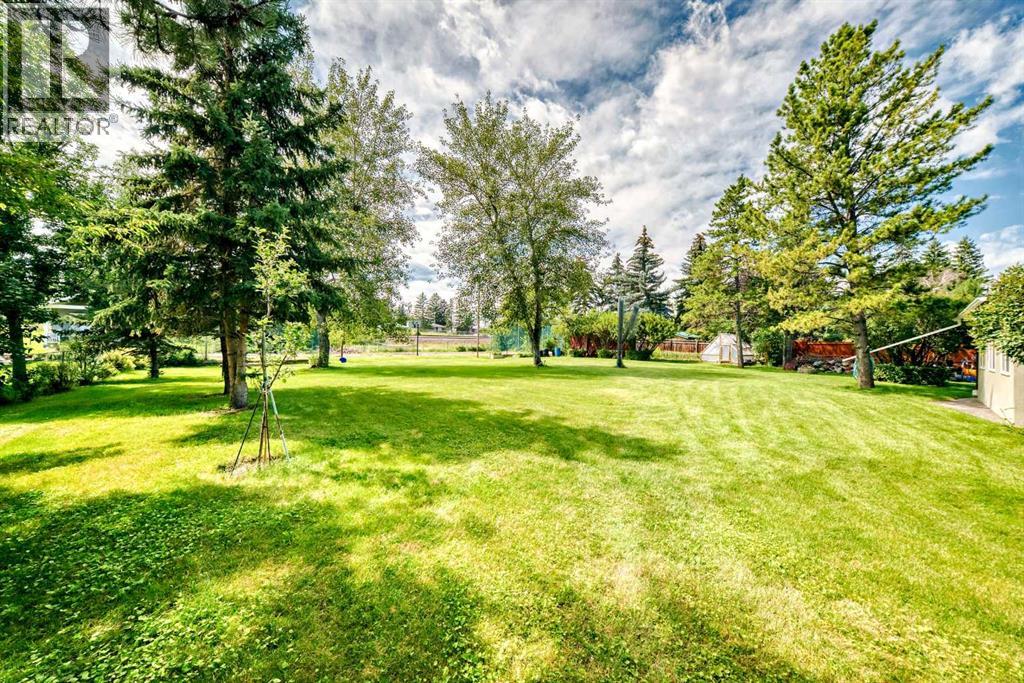 Single Family House 4 Level for Sale in  Bow Crescent NW Bowness Calgary 