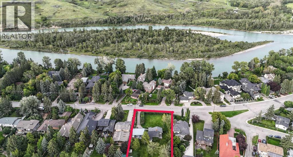 Single Family House 4 Level for Sale in  Bow Crescent NW Bowness Calgary 