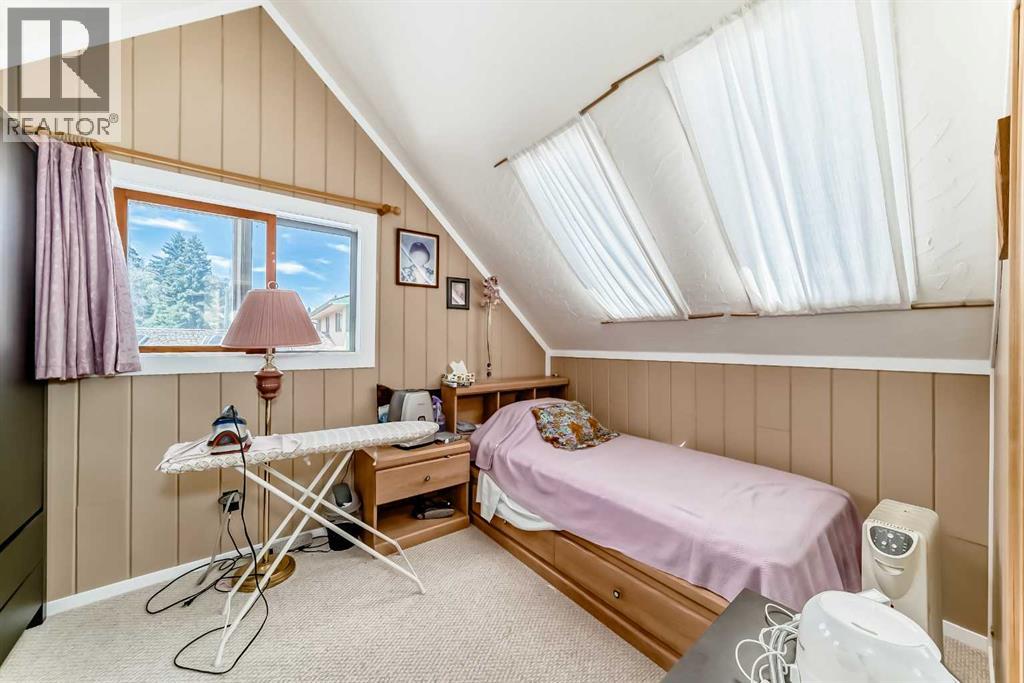 Single Family House 4 Level for Sale in  Bow Crescent NW Bowness Calgary 
