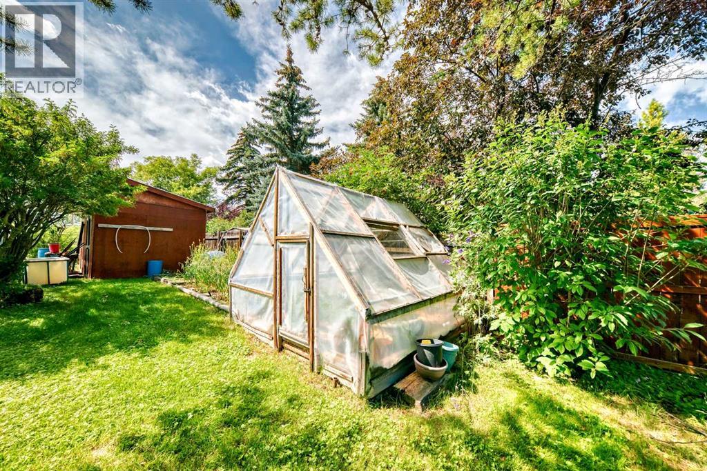 Single Family House 4 Level for Sale in  Bow Crescent NW Bowness Calgary 