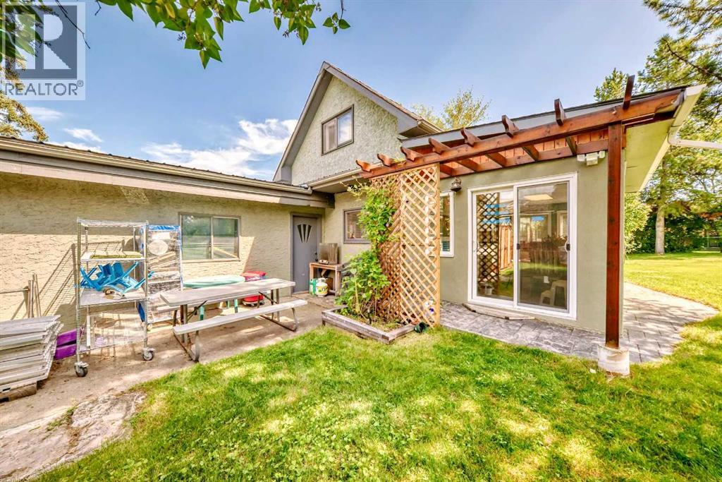 Single Family House 4 Level for Sale in  Bow Crescent NW Bowness Calgary 
