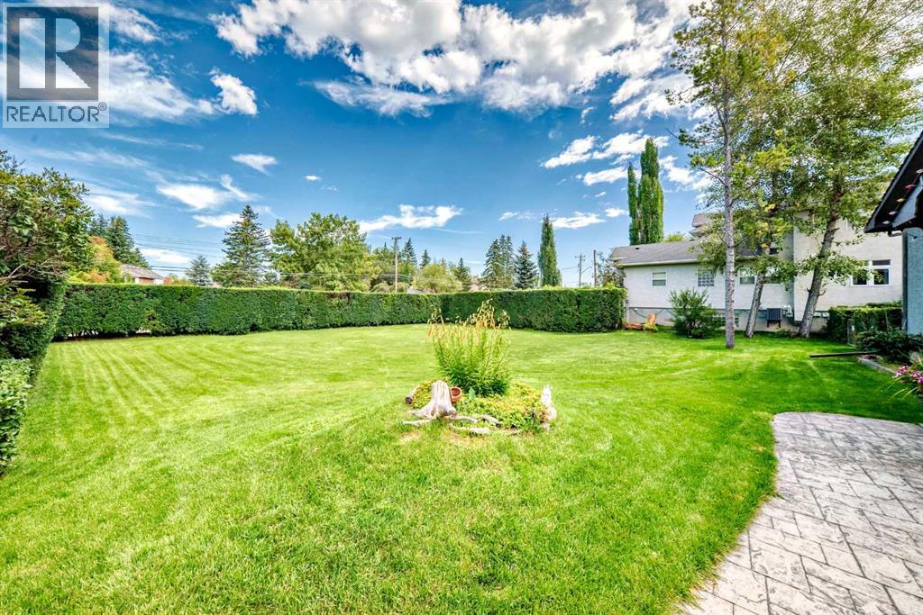 Single Family House 4 Level for Sale in  Bow Crescent NW Bowness Calgary 