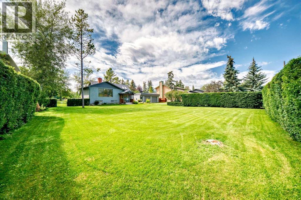 Single Family House 4 Level for Sale in  Bow Crescent NW Bowness Calgary 