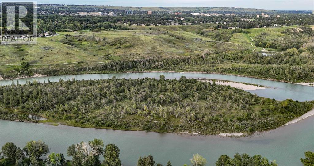 Single Family House 4 Level for Sale in  Bow Crescent NW Bowness Calgary 