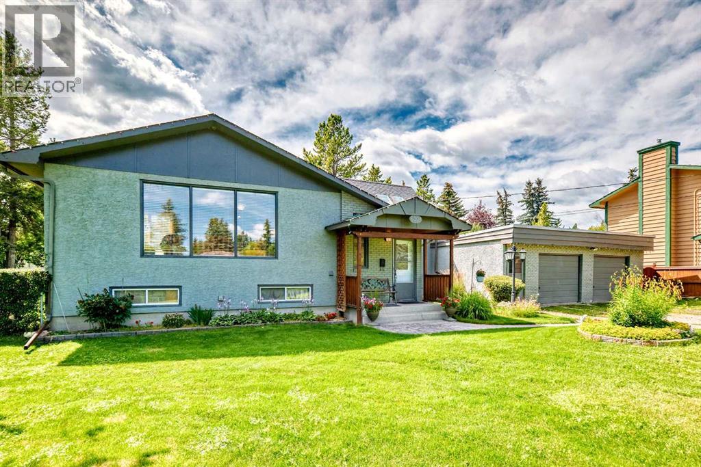 Single Family House 4 Level for Sale in  Bow Crescent NW Bowness Calgary 