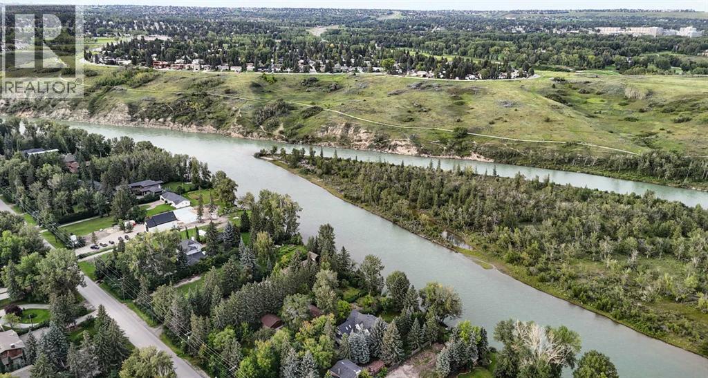 Single Family House 4 Level for Sale in  Bow Crescent NW Bowness Calgary 