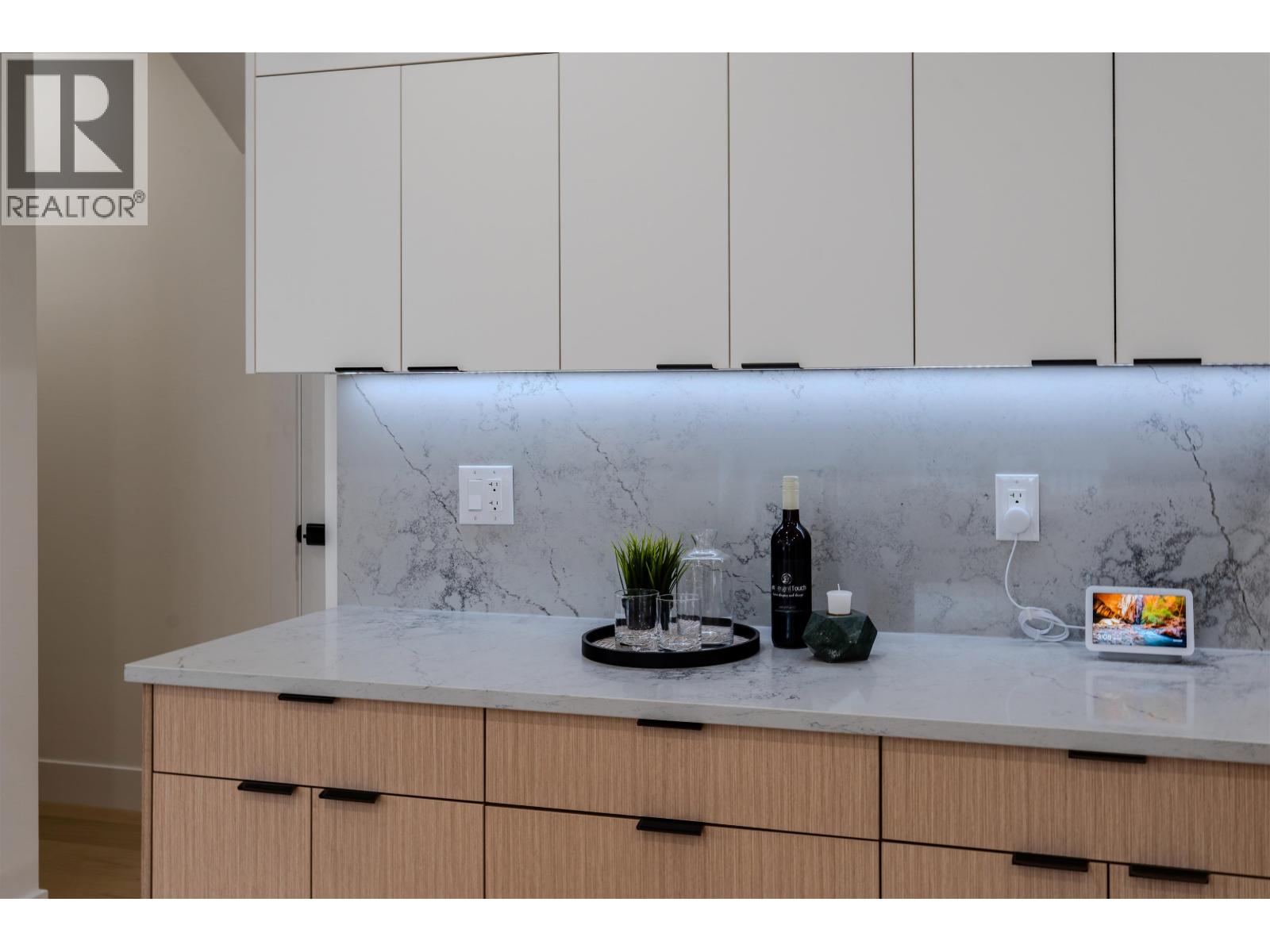 Photo 17 of 2 3576 E Pender Street, Vancouver BC