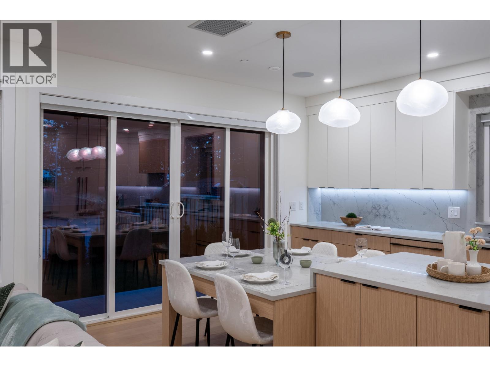 Photo 20 of 2 3576 E Pender Street, Vancouver BC
