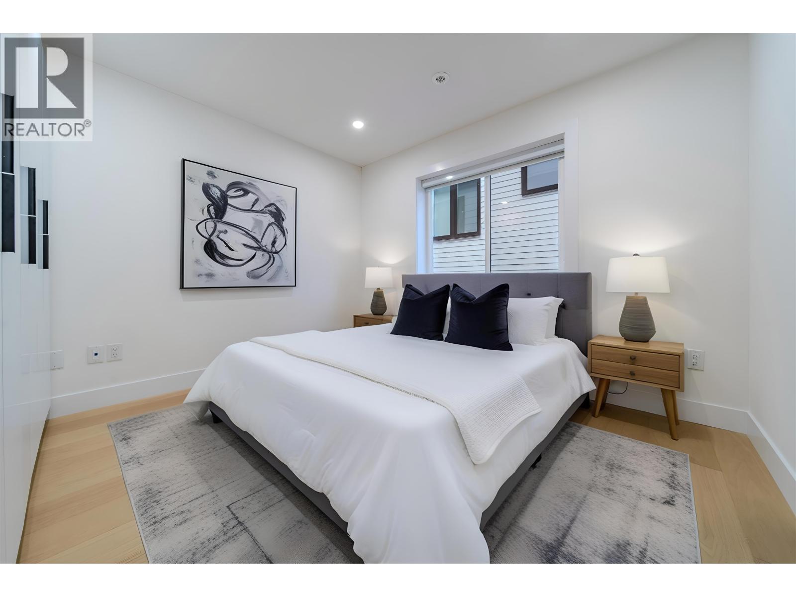 Photo 23 of 2 3576 E Pender Street, Vancouver BC
