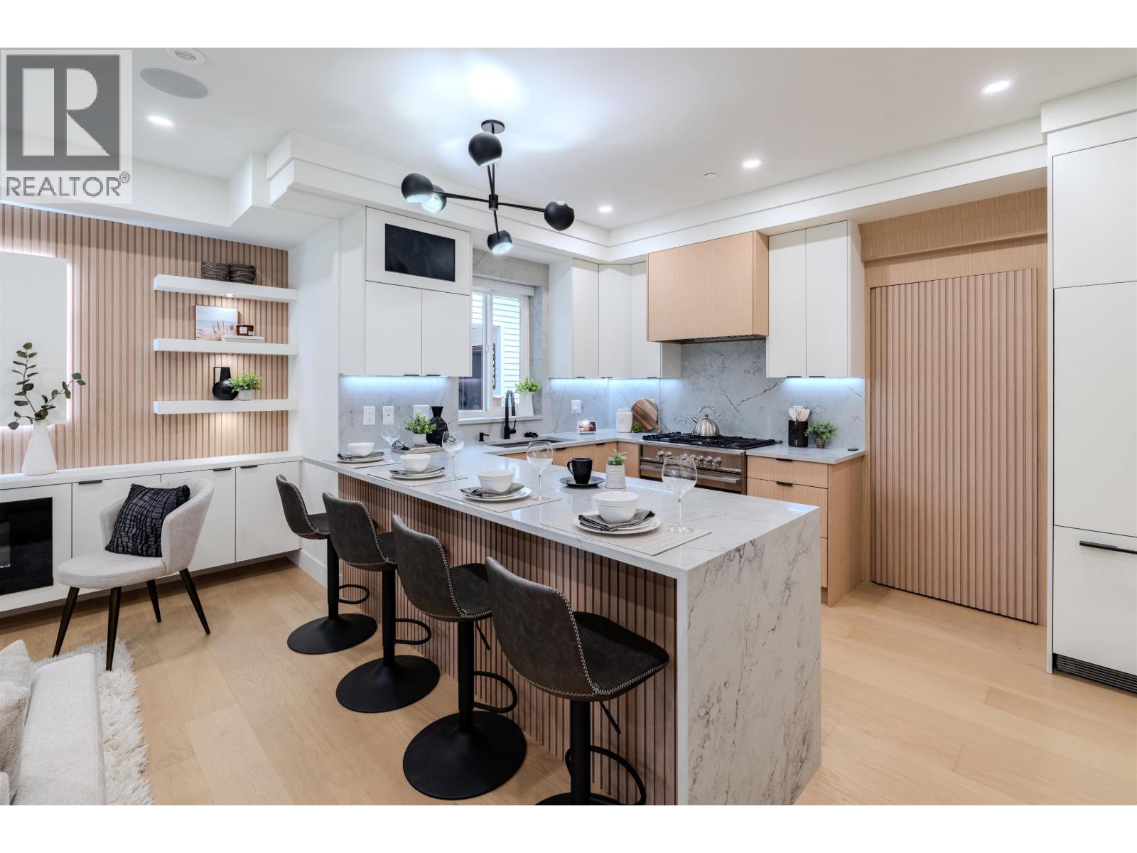 Photo 11 of 1 3576 E Pender Street, Vancouver BC