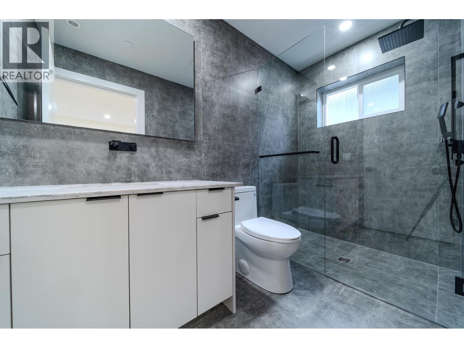 Photo 21 of 1 3576 E Pender Street, Vancouver BC
