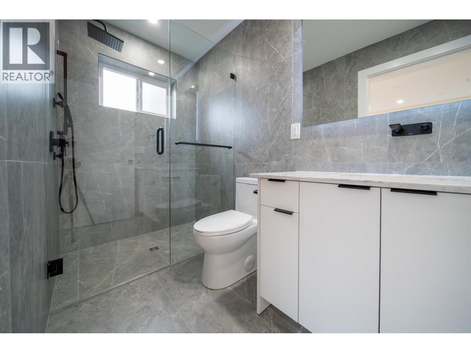 Photo 26 of 2 3576 E Pender Street, Vancouver BC