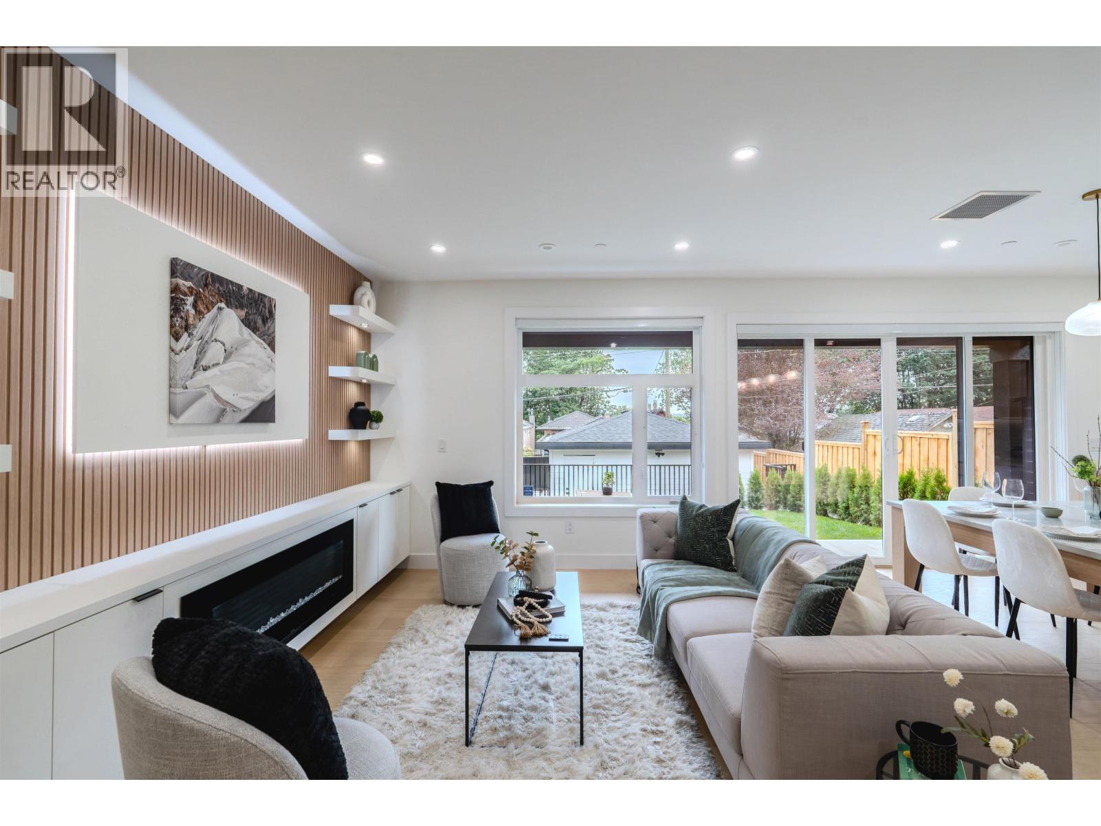 Photo 10 of 2 3576 E Pender Street, Vancouver BC