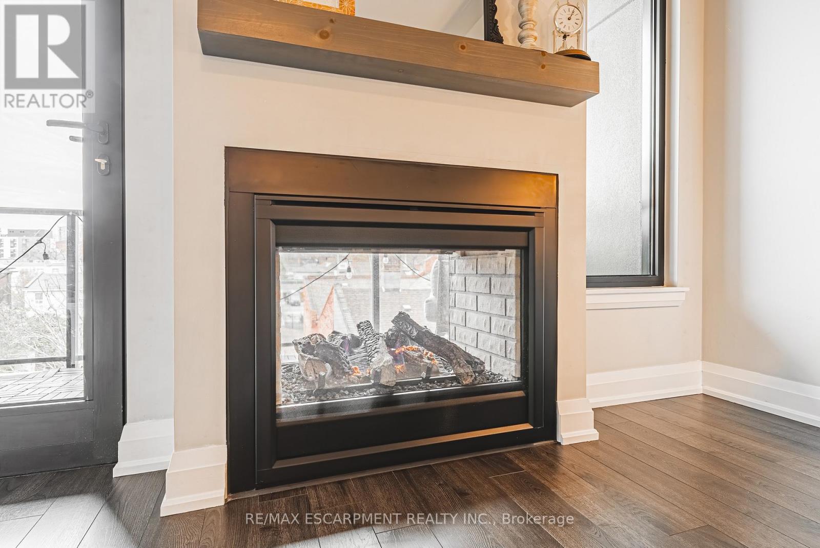 Photo 9 of 402 181 James Street N, Hamilton ON