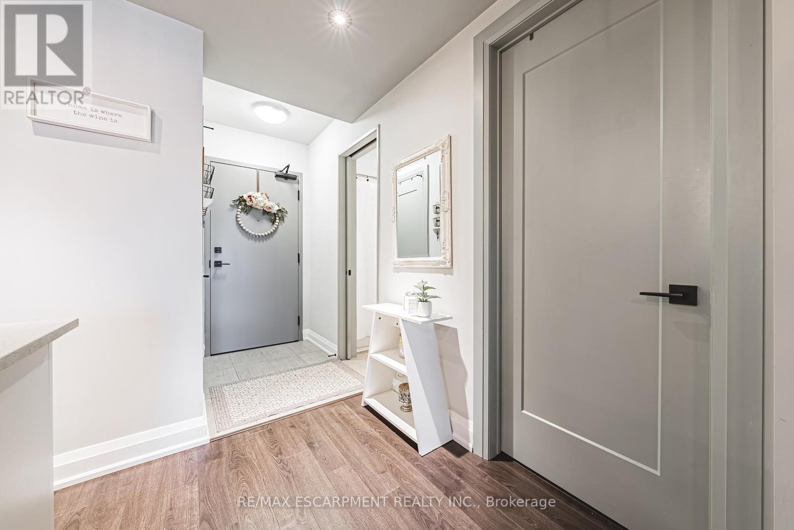 Photo 21 of 402 181 James Street N, Hamilton ON