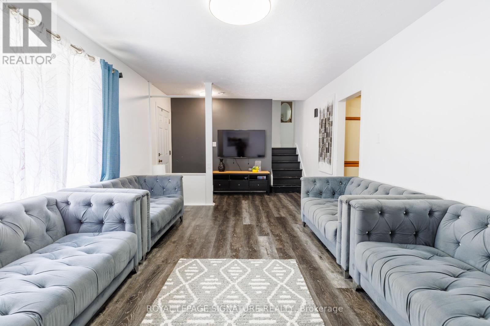 Photo 8 of 18 Silverdale Crescent, London South ON